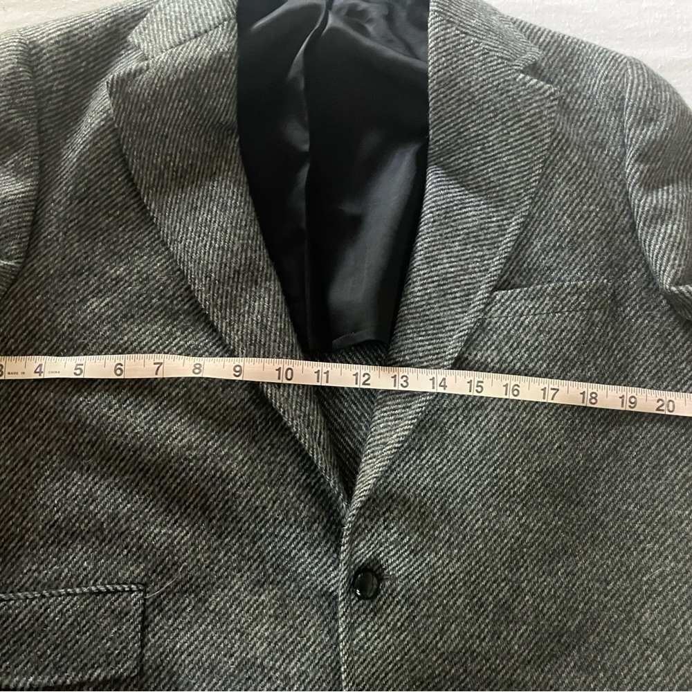 Men's Gray Herringbone Jacket - image 9